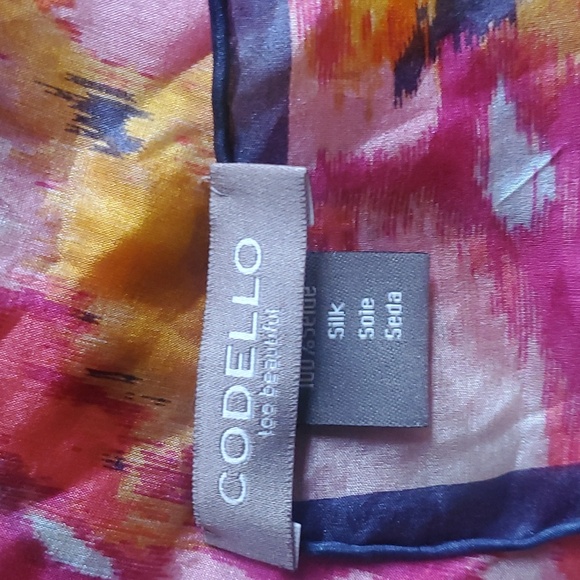 Codello 💯 percent silk scarf 38" square - Picture 3 of 3
